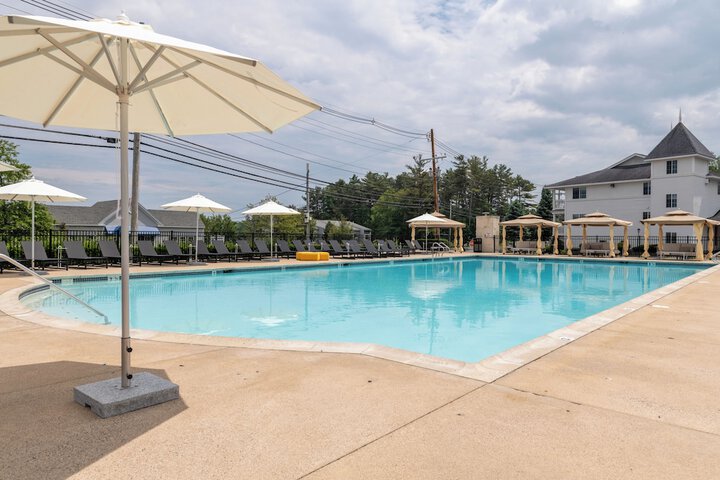 Driftaway Hotel and Pool