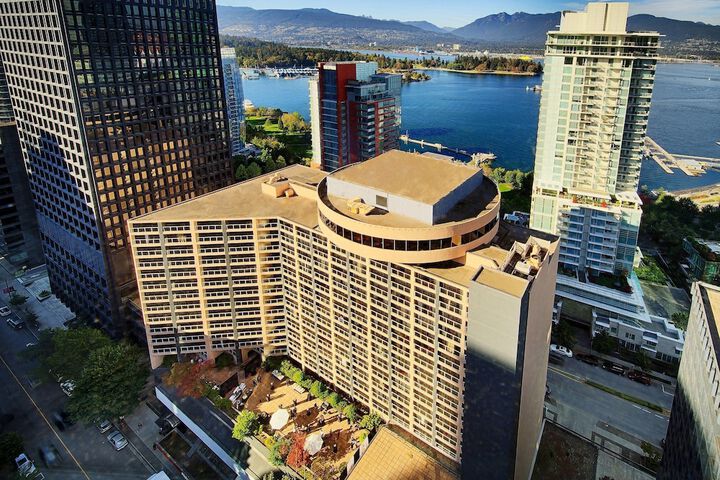 Pinnacle Hotel Harbourfront