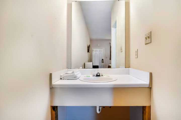 Room 12 of 15