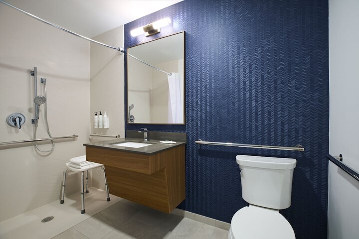 Room 16 of 35