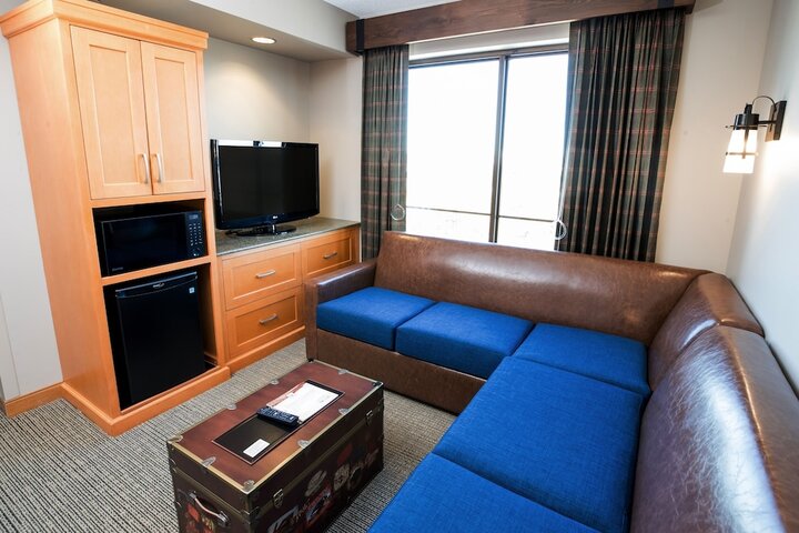 Room 32 of 50