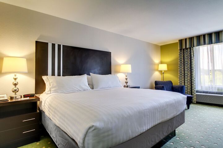 Room 42 of 80