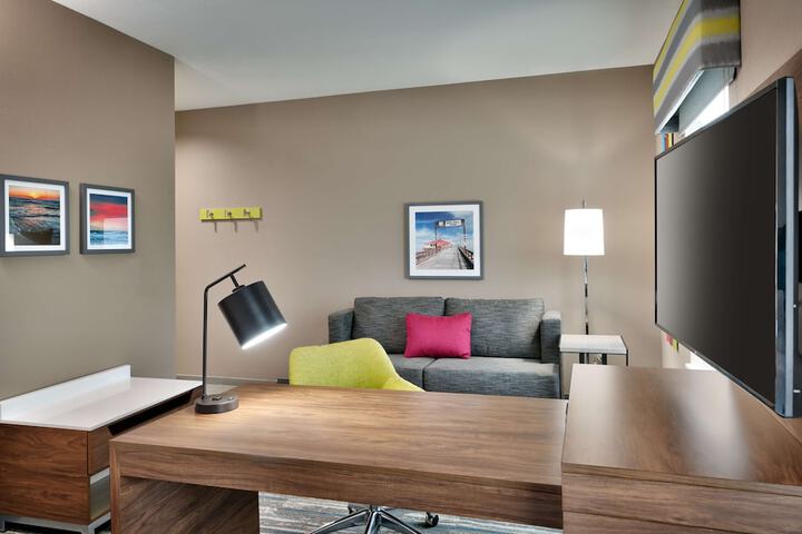 Room 30 of 48