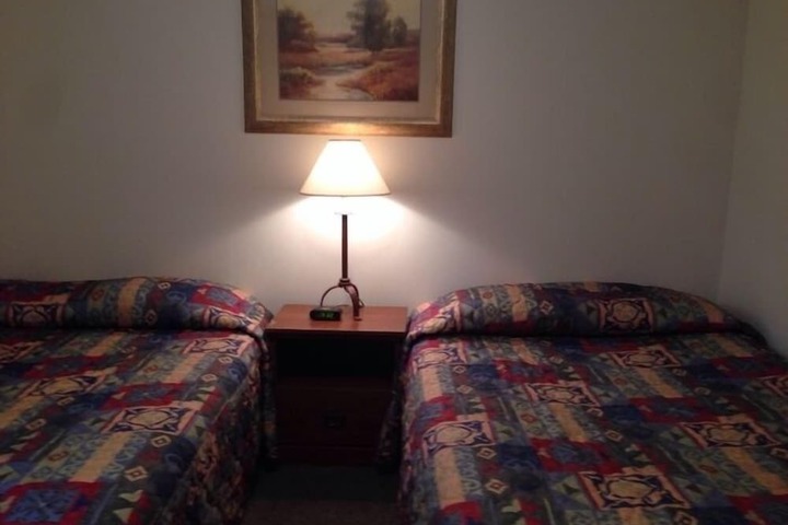 Room 13 of 38