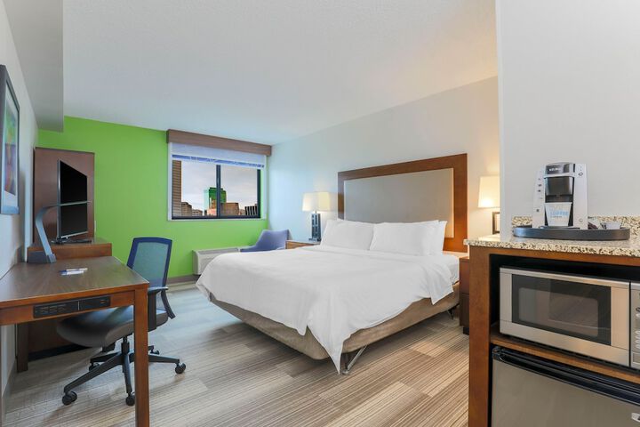 Room 14 of 38