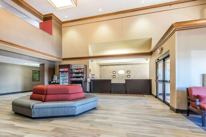 Comfort Suites St. Charles - St Louis