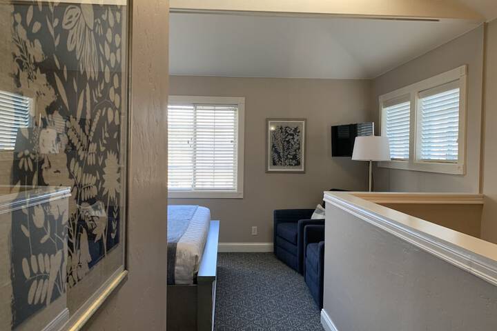 Room 32 of 69