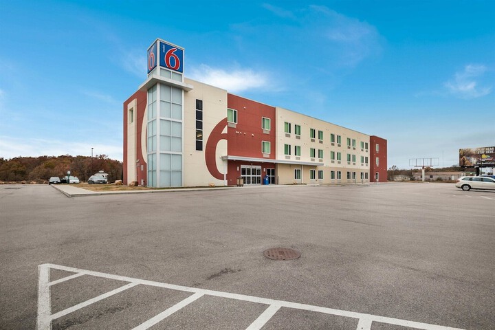 Motel 6 Poplar Bluff MO