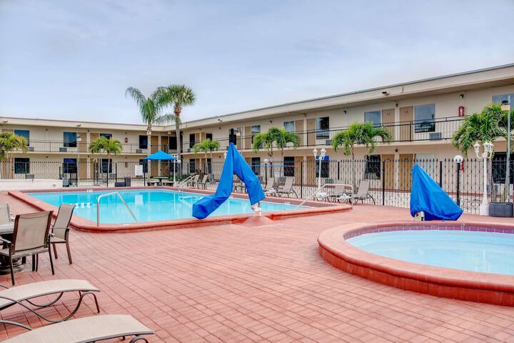 Pool 6 of 32