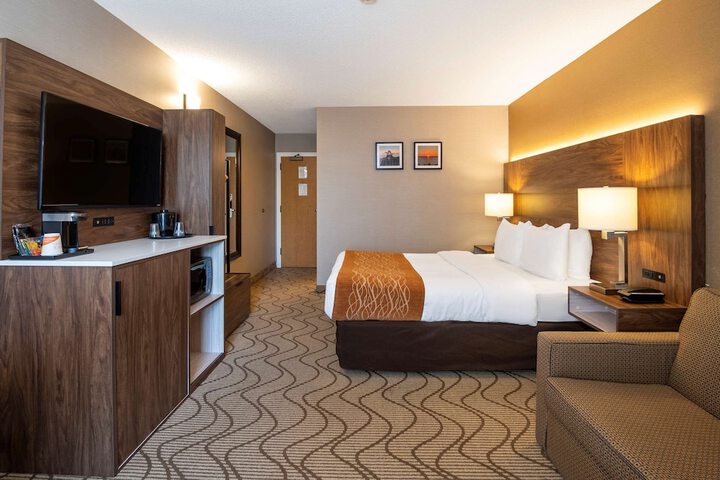 Room 17 of 28