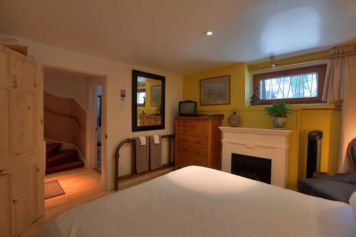 Room 8 of 39
