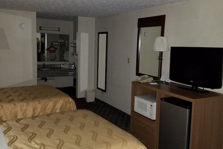 Room 14 of 35