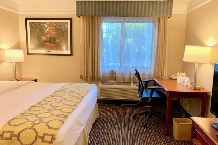 Room 10 of 43
