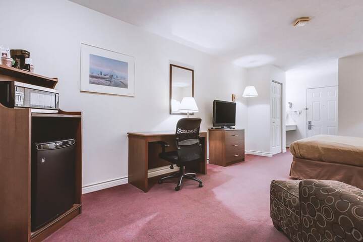 Room 13 of 19