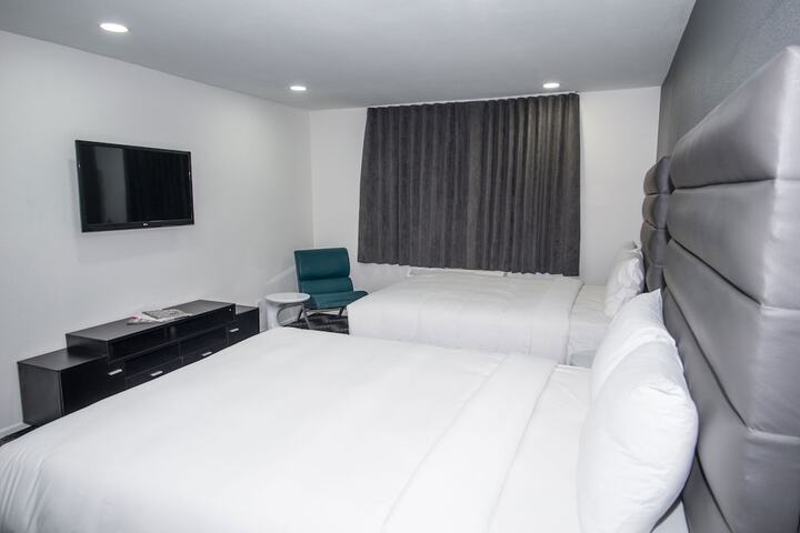 Room 18 of 18