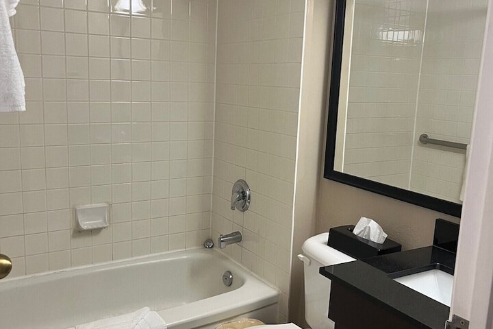 Room 34 of 44