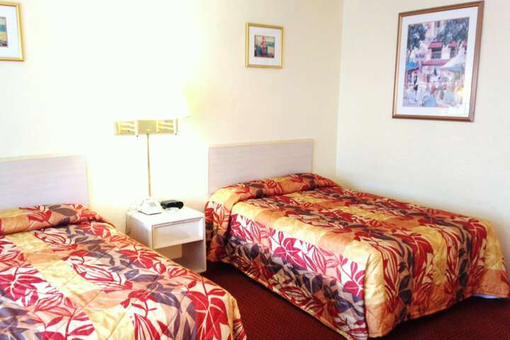 Room 8 of 19