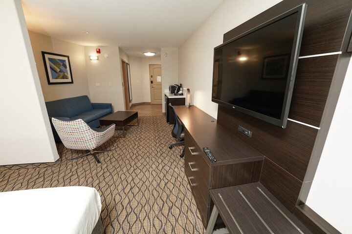 Room 14 of 22