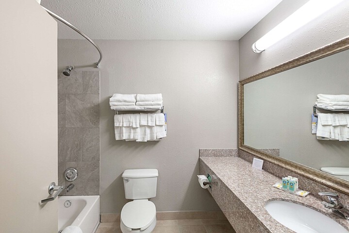 Room 10 of 29