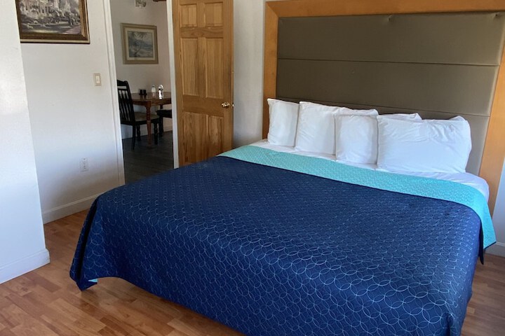 Room 72 of 105