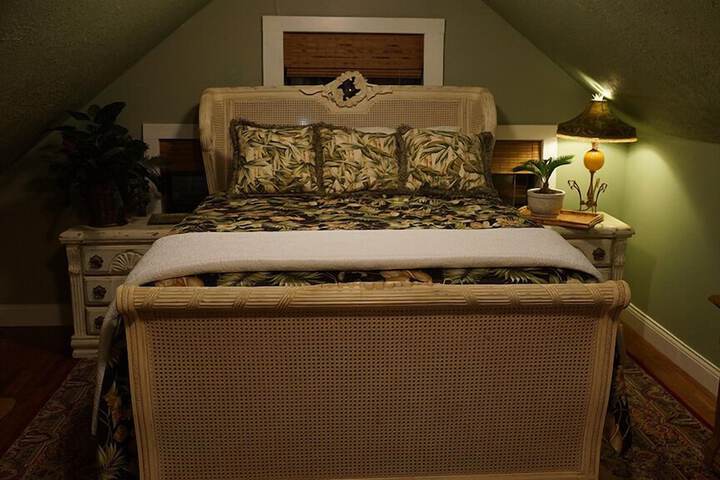 Room 21 of 43