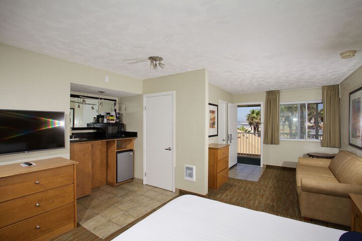 Room 19 of 39