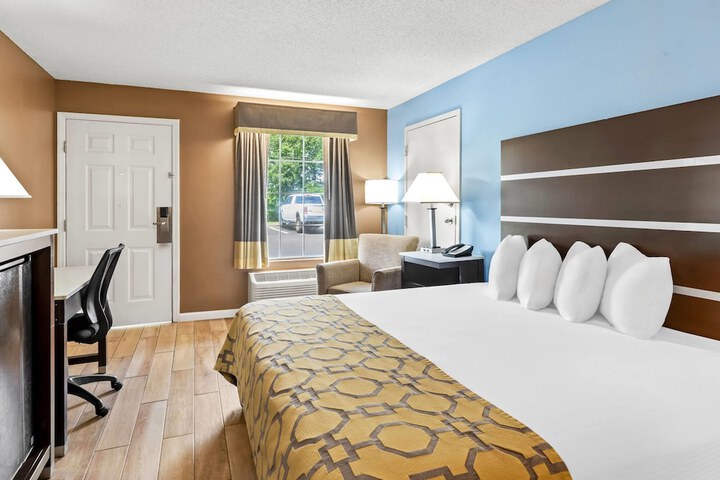 Baymont by Wyndham Forest City