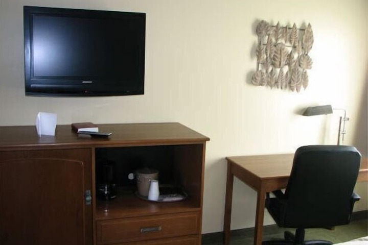Randolph Inn and Suites