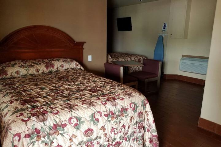 Room 10 of 30
