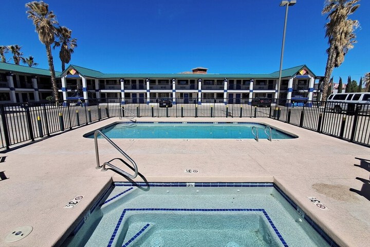 Days Inn by Wyndham Safford AZ