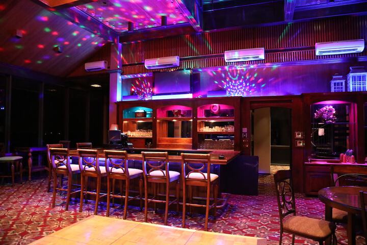 Lounge 80 of 125
