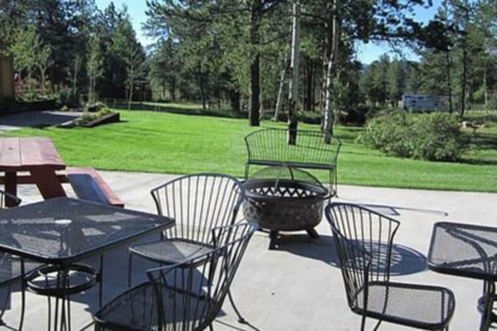 Eagle Fire Lodge & Cabins