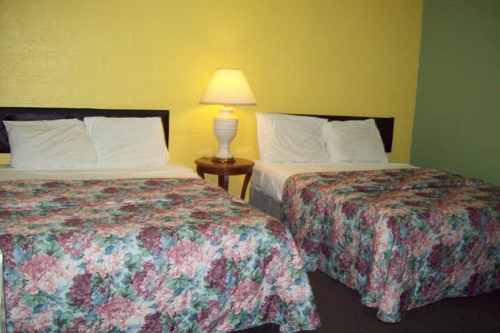 Room 11 of 40