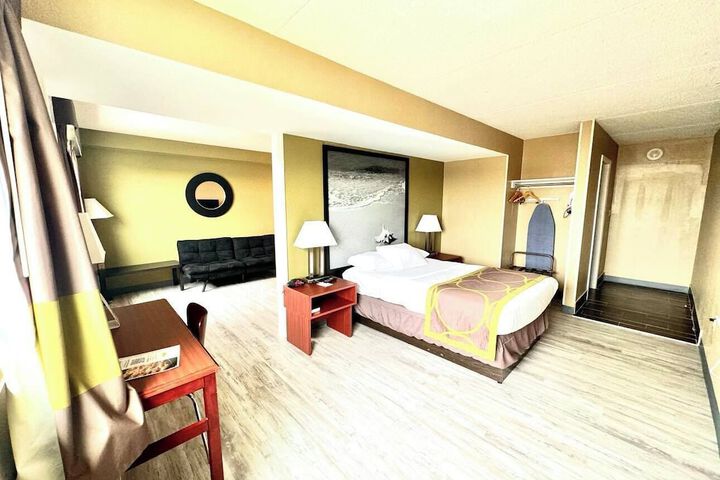 Room 28 of 41