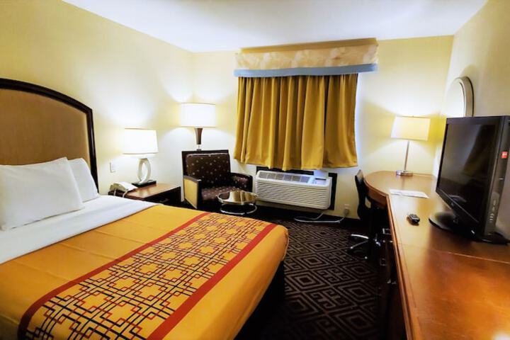 Room 32 of 42