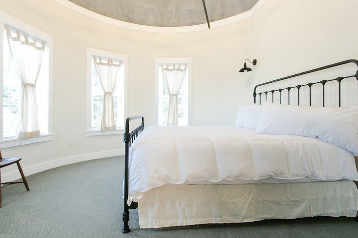 Room 34 of 68