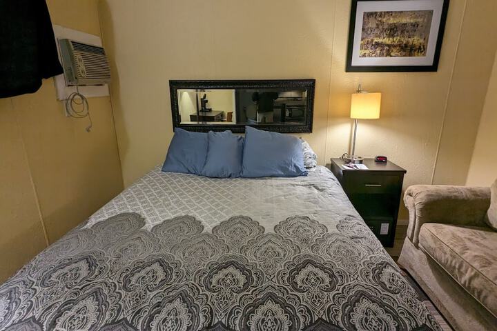 Room 9 of 19