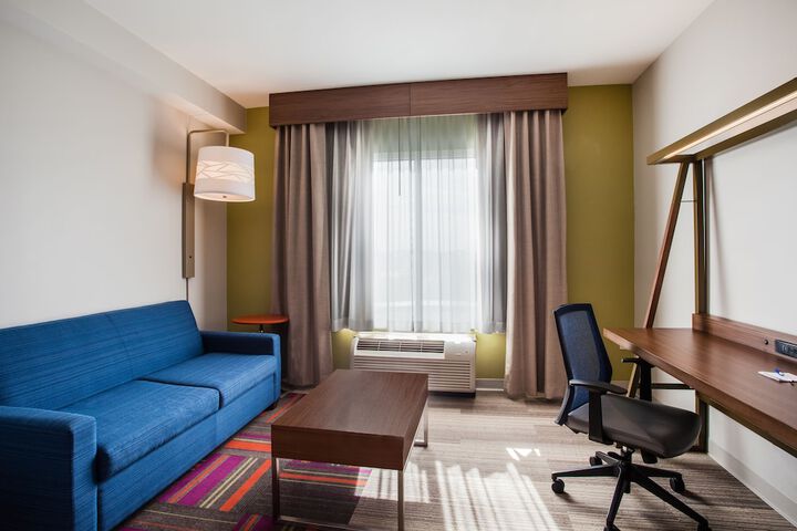 Room 33 of 52