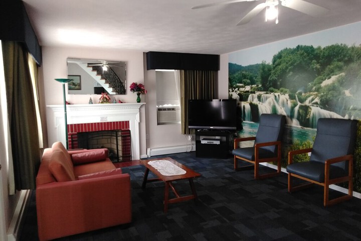 Room 30 of 42
