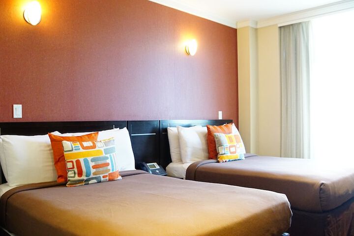 Room 32 of 41