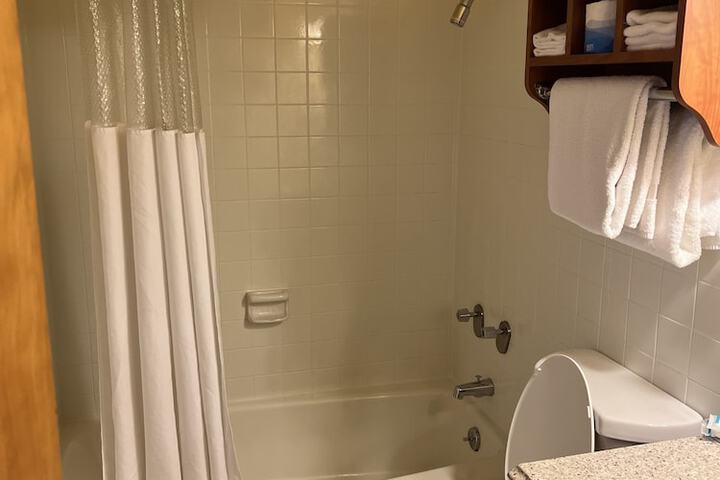 Room 312 of 443