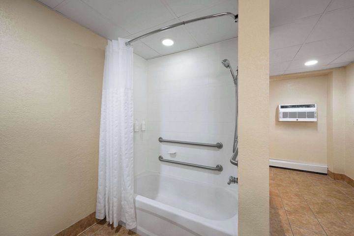 Days Inn & Suites by Wyndham Bozeman