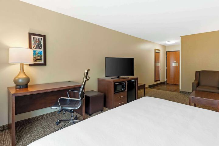 Comfort Inn & Suites Grinnell near I-80
