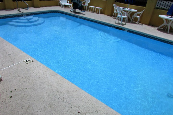 Pool 9 of 37