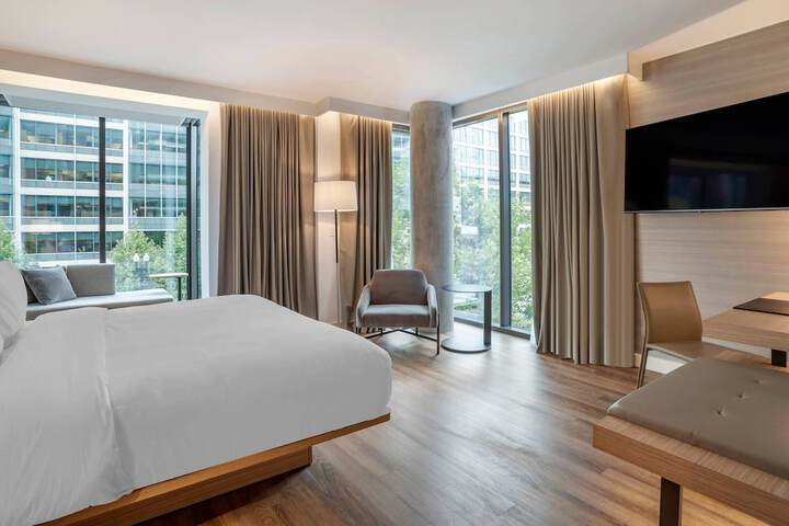 Room 29 of 40