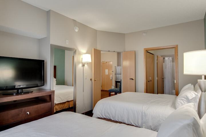 Holiday Inn Express Hotel & Suites St. Cloud by IHG