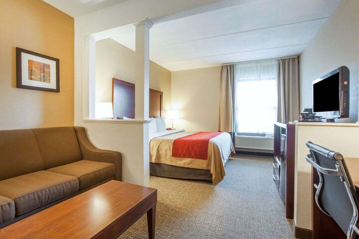 Room 11 of 28