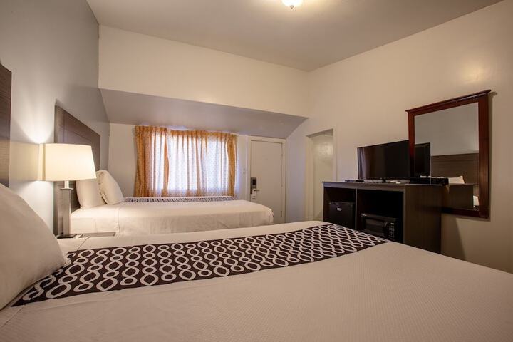 Room 10 of 29
