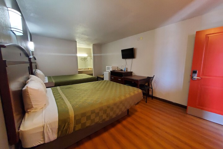 Room 28 of 43