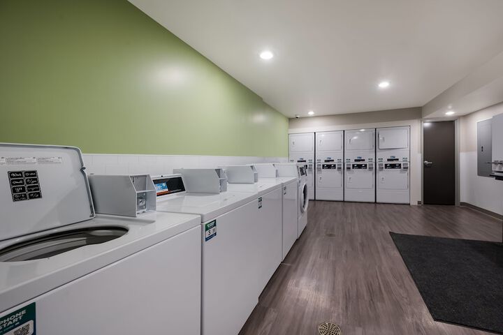 Woodspring Suites East Lansing - University Area